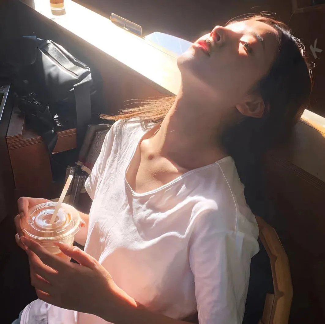 海底娇娃蓝华：处女任务